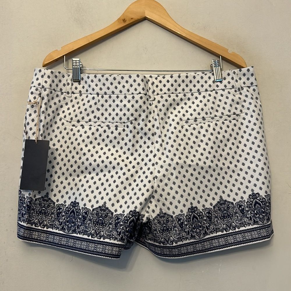 ARTISAN NY navy blue white patterned shorts Size 14 New - Picture 4 of 9